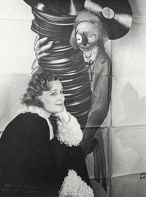 Ona Munson Show
